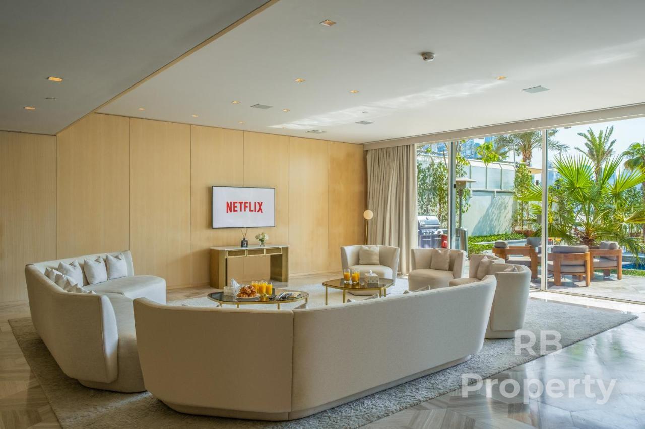 Five Palm Beach Villa - Three Floors, Private Pool, Jacuzzi Dubai Exterior photo