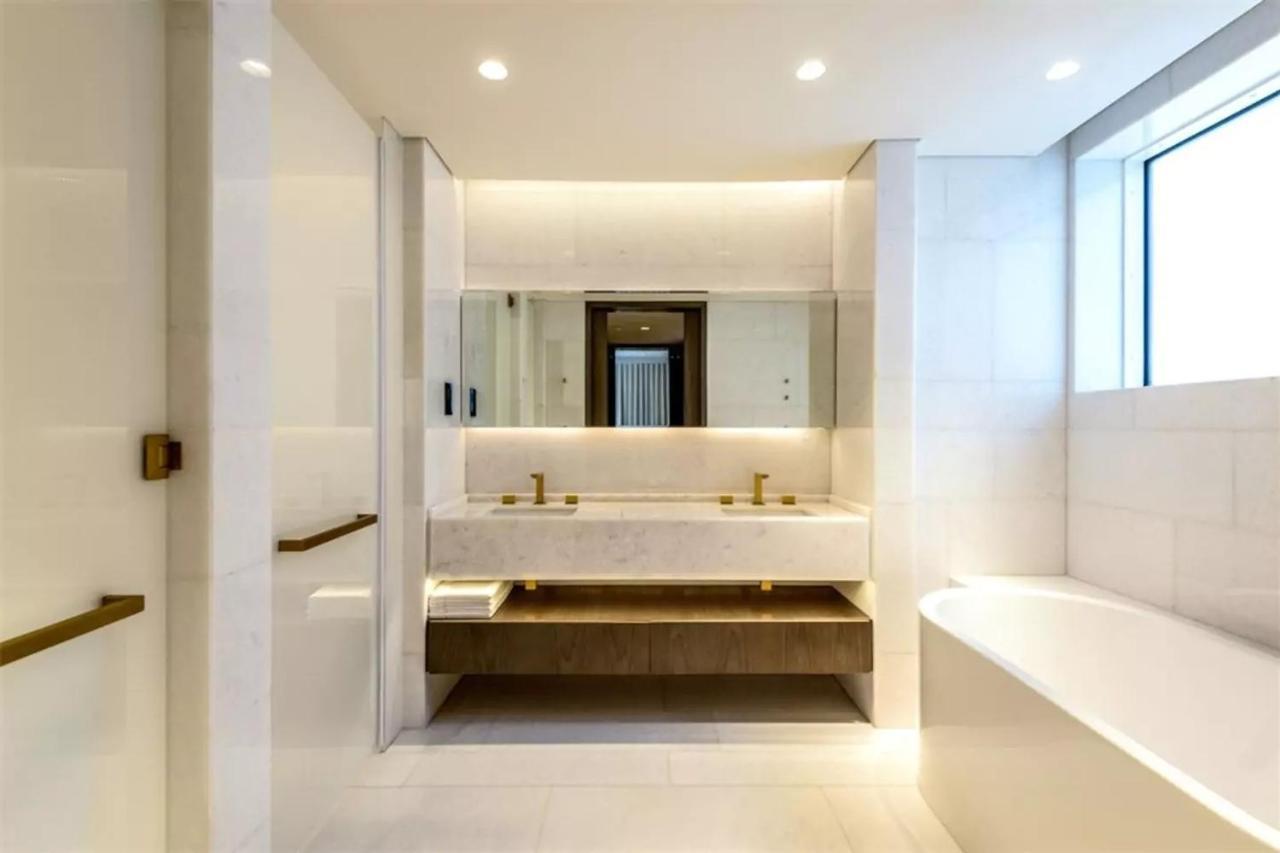 Five Palm Beach Villa - Three Floors, Private Pool, Jacuzzi Dubai Exterior photo