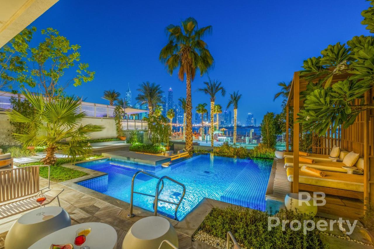 Five Palm Beach Villa - Three Floors, Private Pool, Jacuzzi Dubai Exterior photo