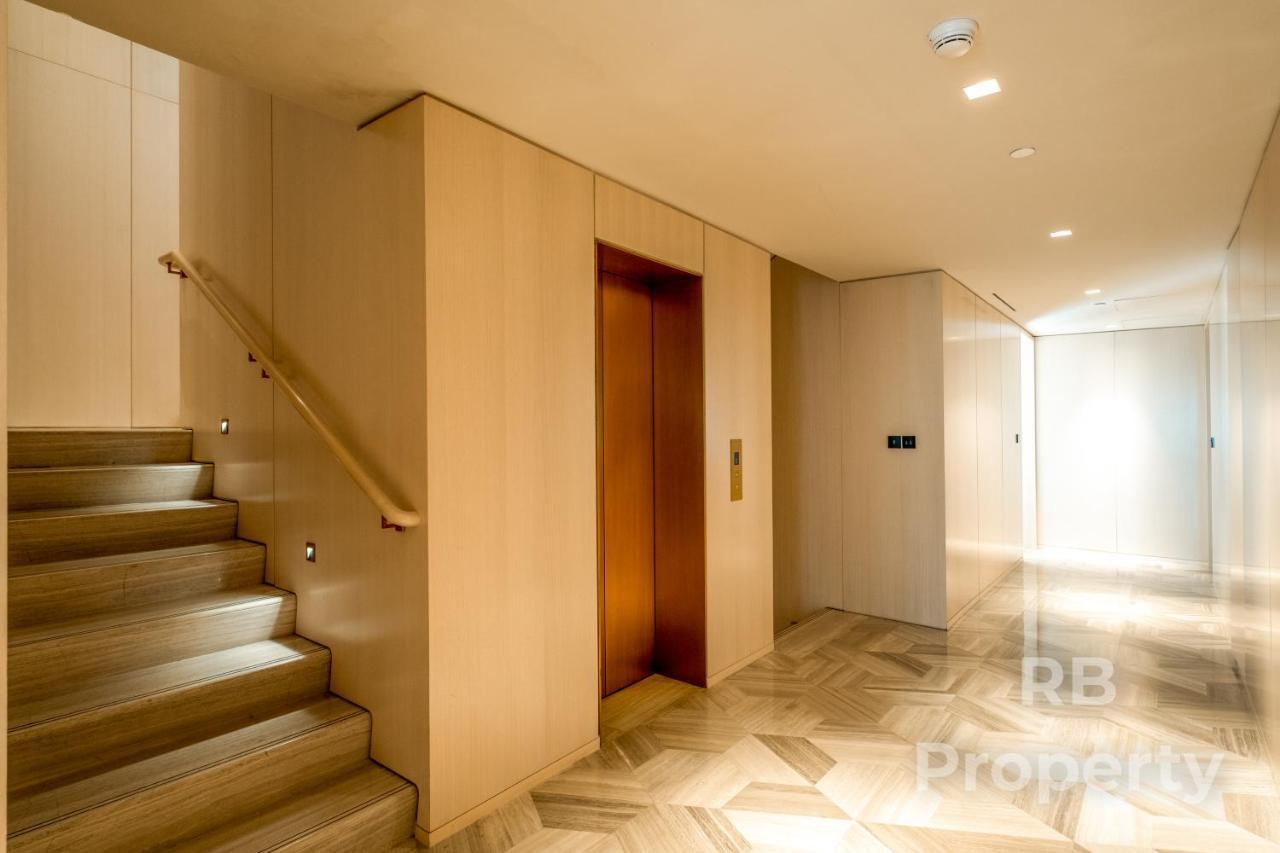 Five Palm Beach Villa - Three Floors, Private Pool, Jacuzzi Dubai Exterior photo