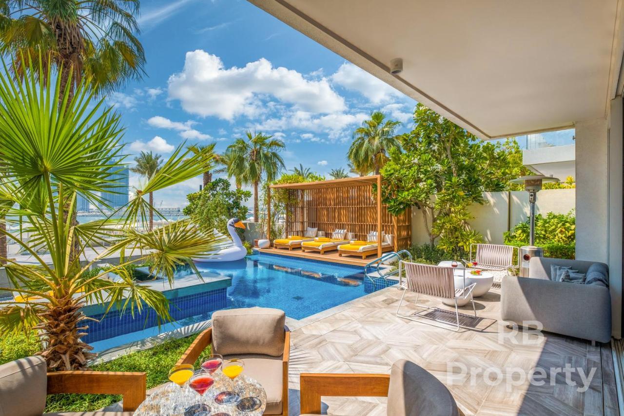 Five Palm Beach Villa - Three Floors, Private Pool, Jacuzzi Dubai Exterior photo